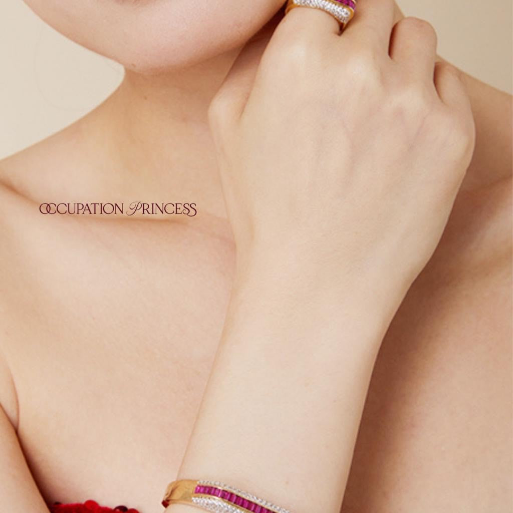 Fuschia Glow Twist Bangle