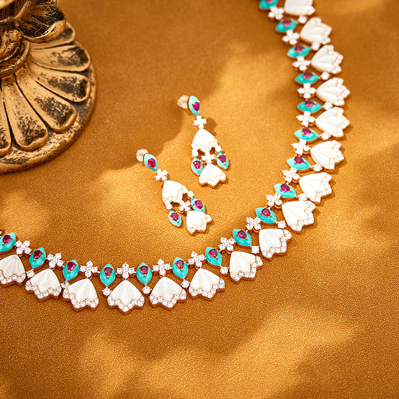 Ivory Bloom - Set of Necklace, Earrings & Bracelet