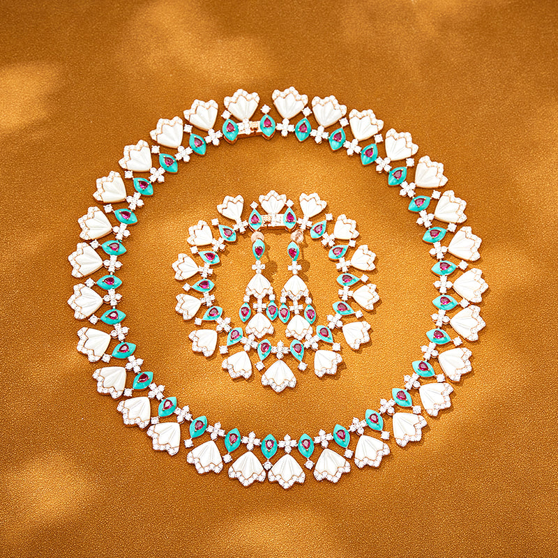 Ivory Bloom - Set of Necklace, Earrings & Bracelet