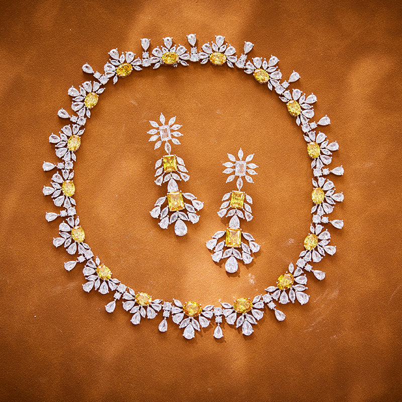 Sunlit Bloom - Set of Necklace & Earrings