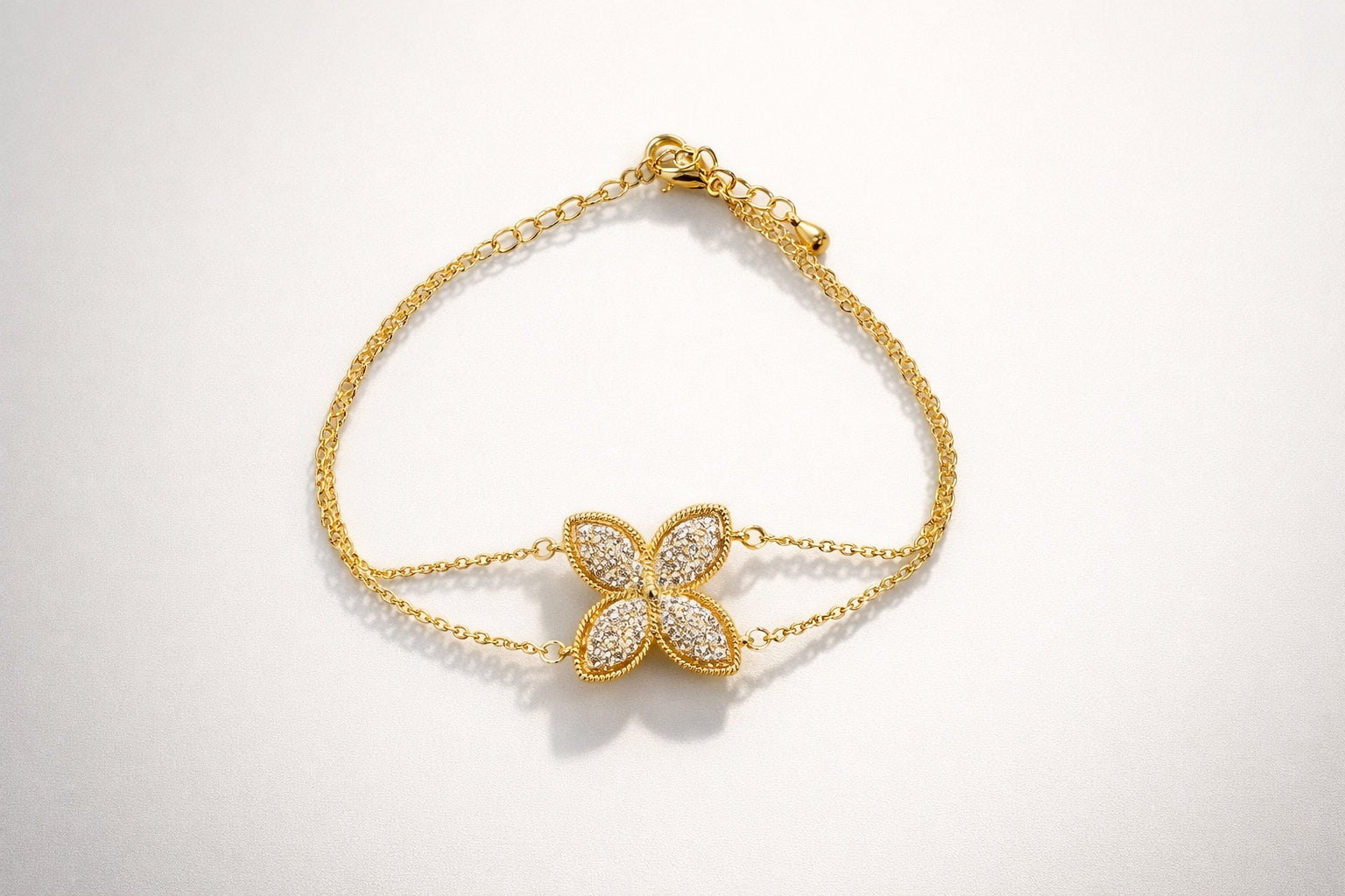 Fleur Élégance Bracelet