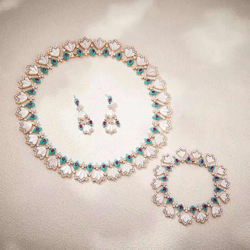 La Parure - The Signature Trio