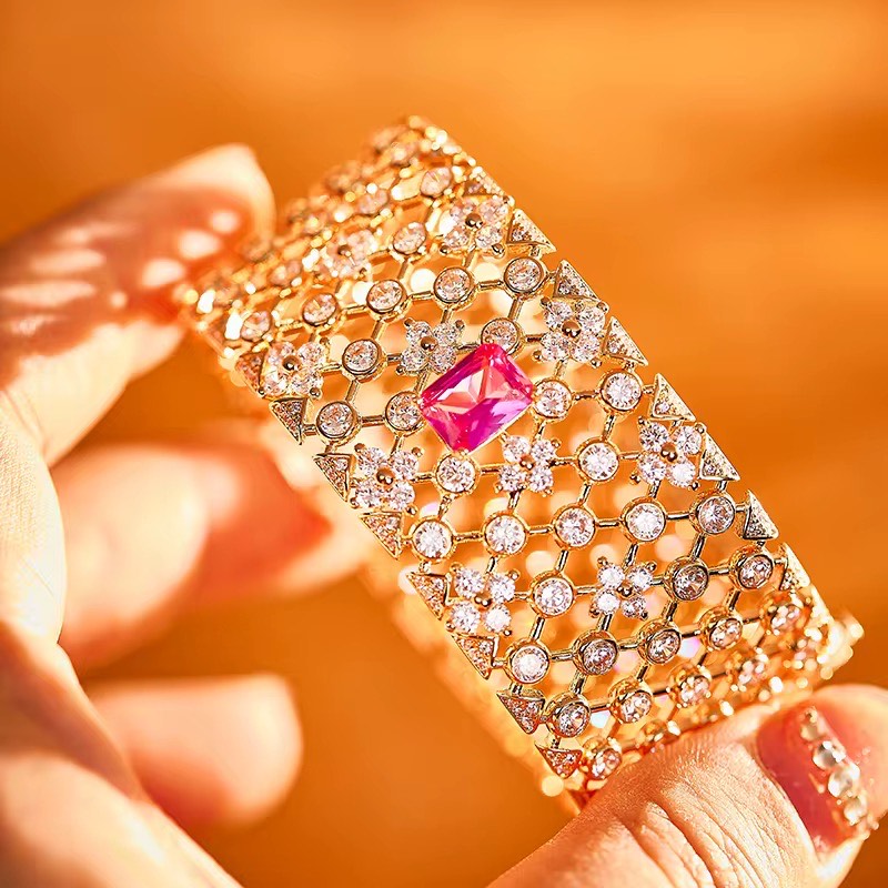 Empress Gleam Bangle