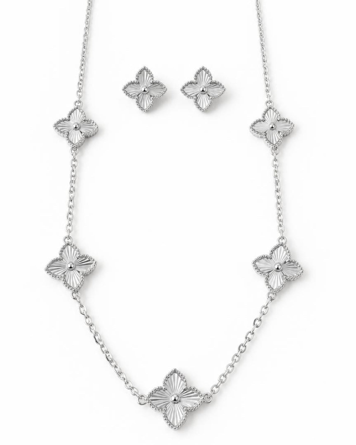 Clover Glow Silver