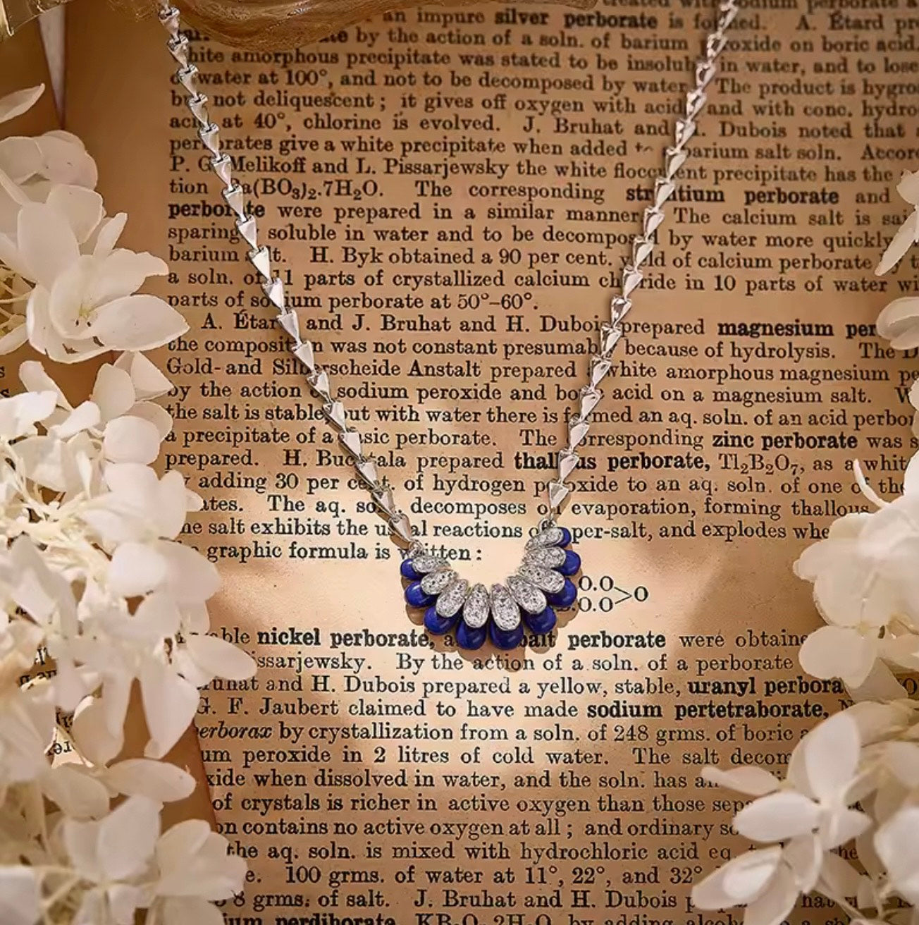 Midnight Halo - Set of Necklace & Earrings
