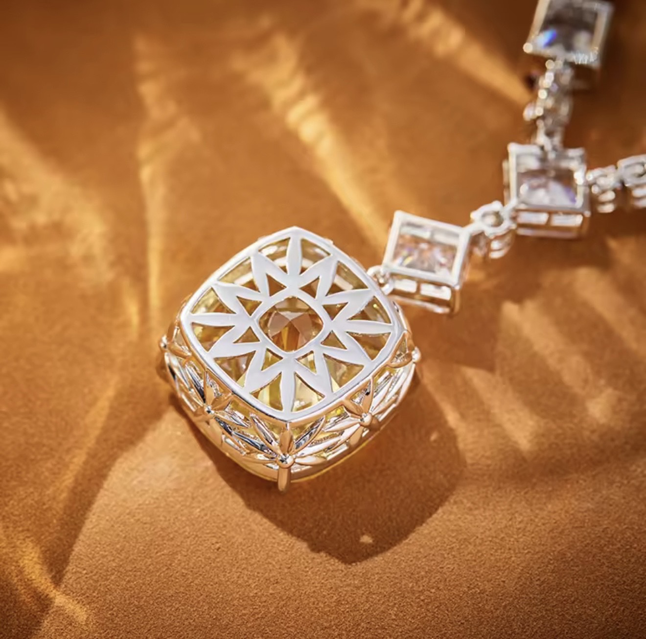 Sunflare Majesty - Set of Necklace & Earrings