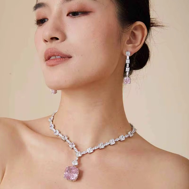 Rose Blaze - Set of Necklace & Earrings