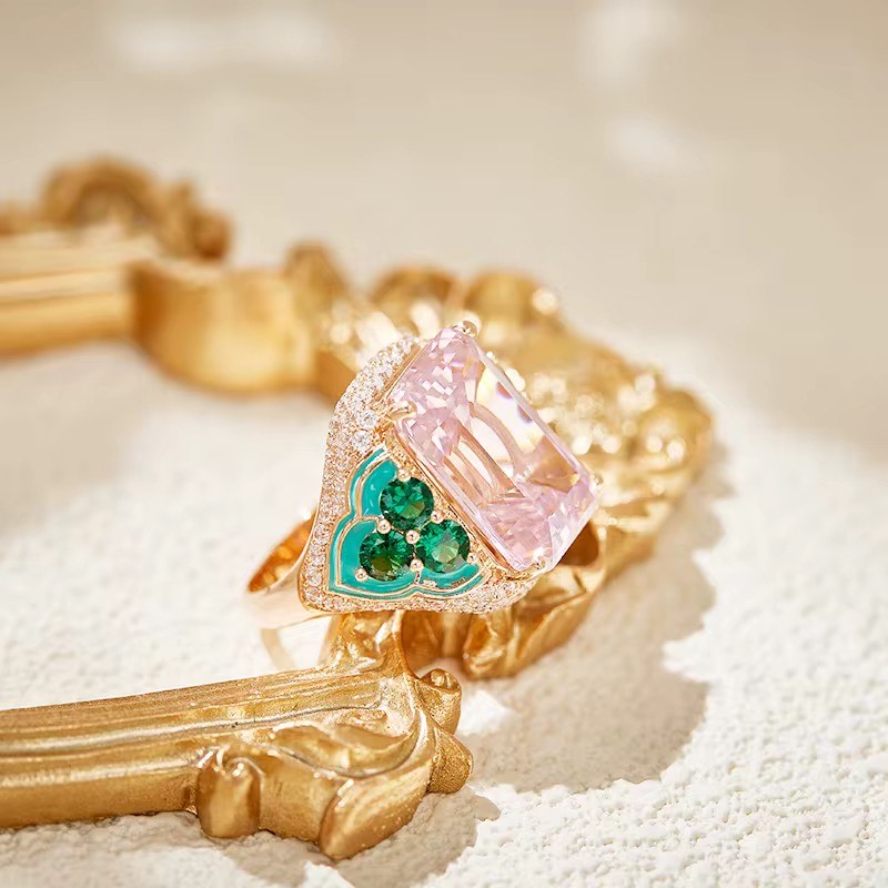 Blush Émeraude Ring