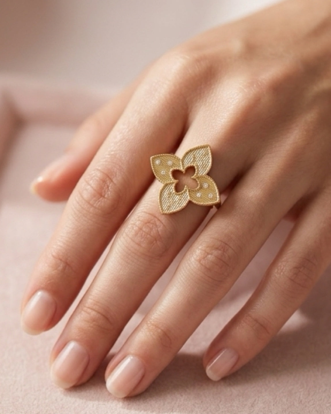 The Iconic Clover Ring