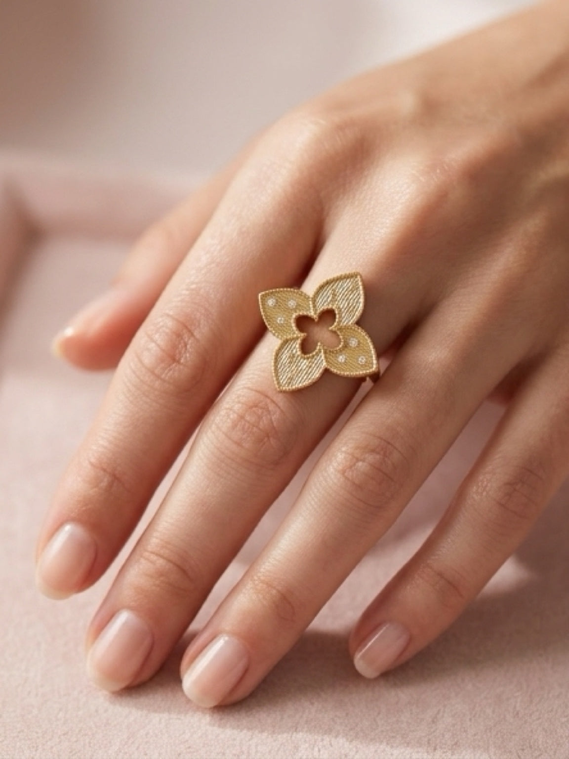 The Iconic Clover Ring