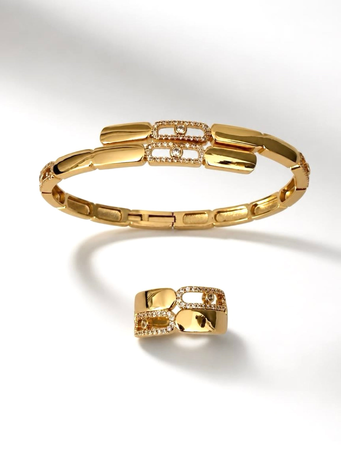 Amara Gold - Bangle & Ring