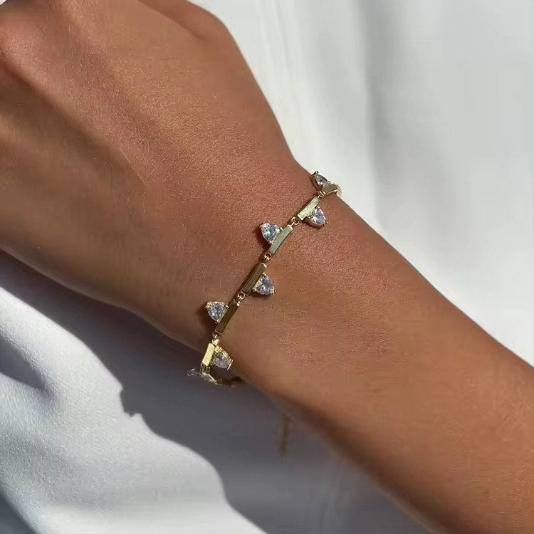 Queen’s Ray Bracelet